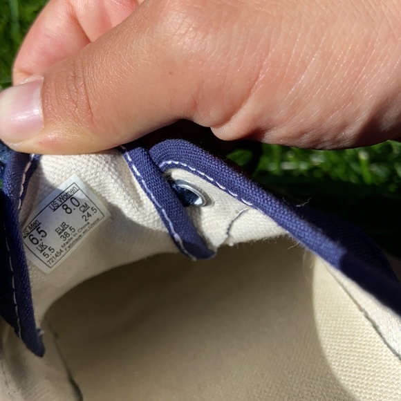 Vans - Picture 4 of 4